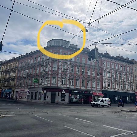 Gesamte Unterkunft über den Dächern Wiens Exterior foto